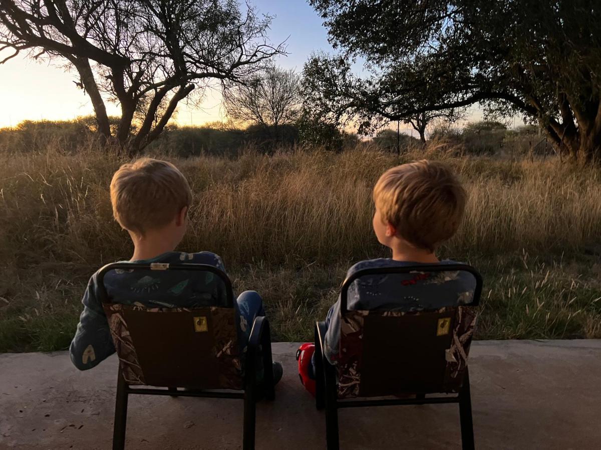 Simba Safaris African Pride Exotic Lodge Lephalale ภายนอก รูปภาพ