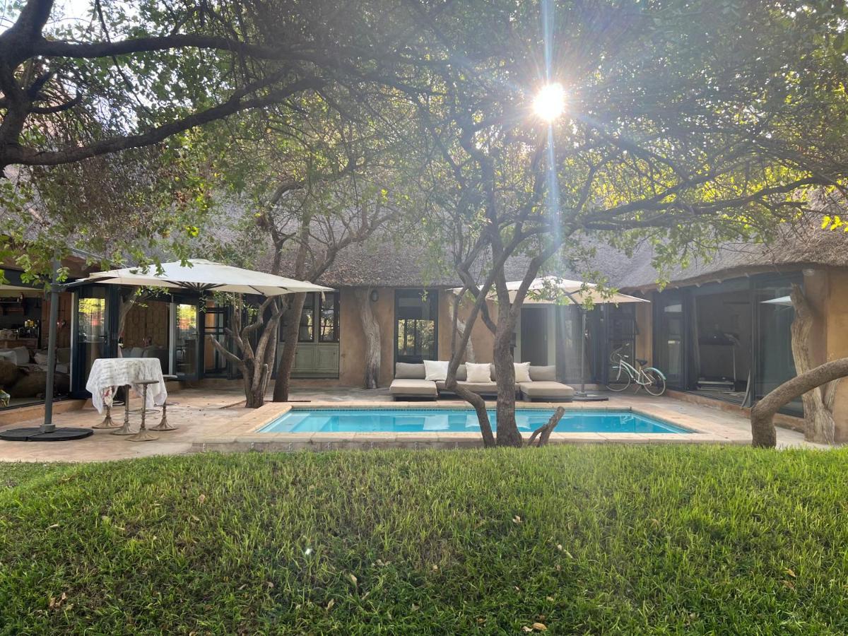 Simba Safaris African Pride Exotic Lodge Lephalale ภายนอก รูปภาพ