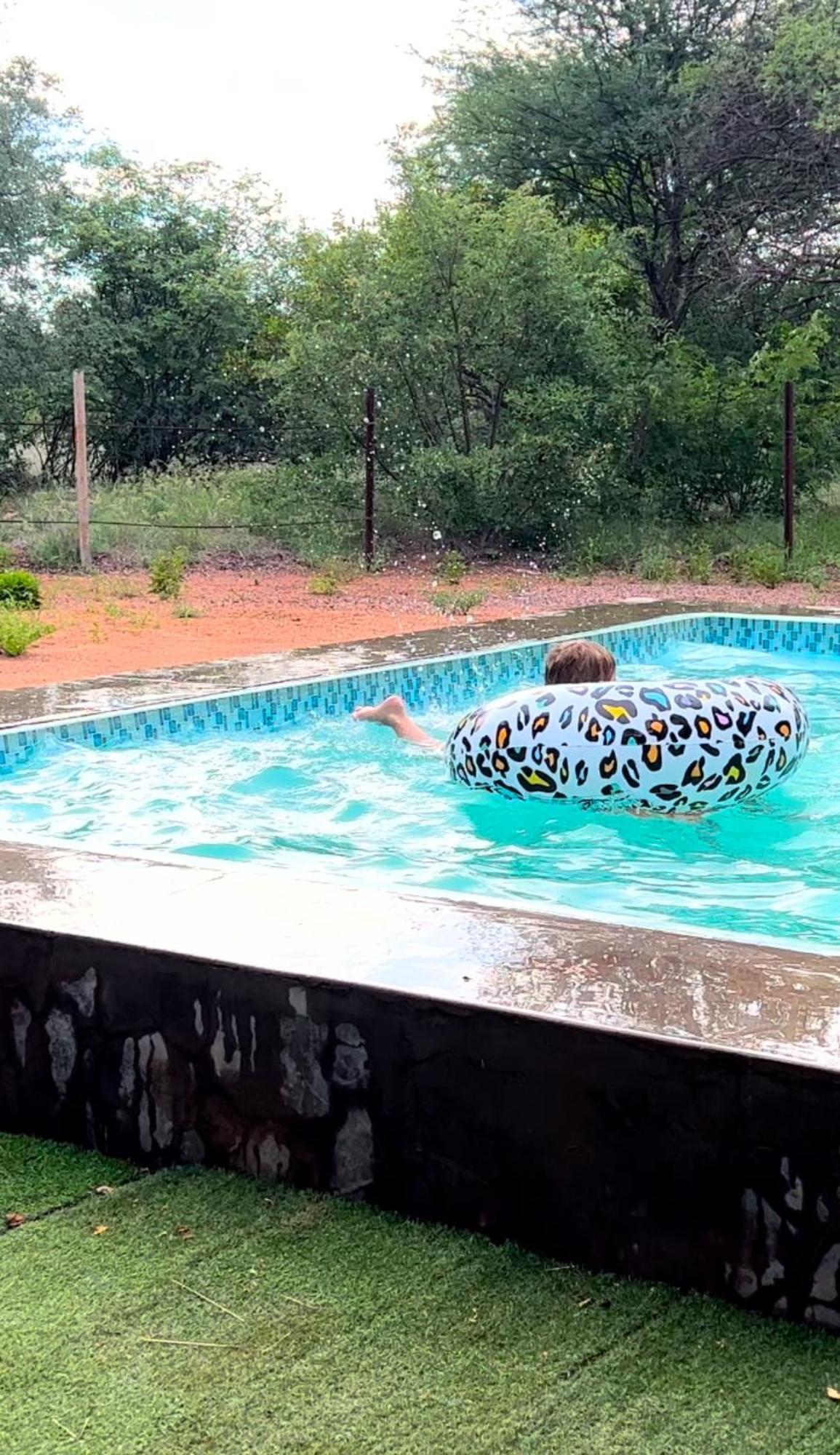 Simba Safaris African Pride Exotic Lodge Lephalale ภายนอก รูปภาพ
