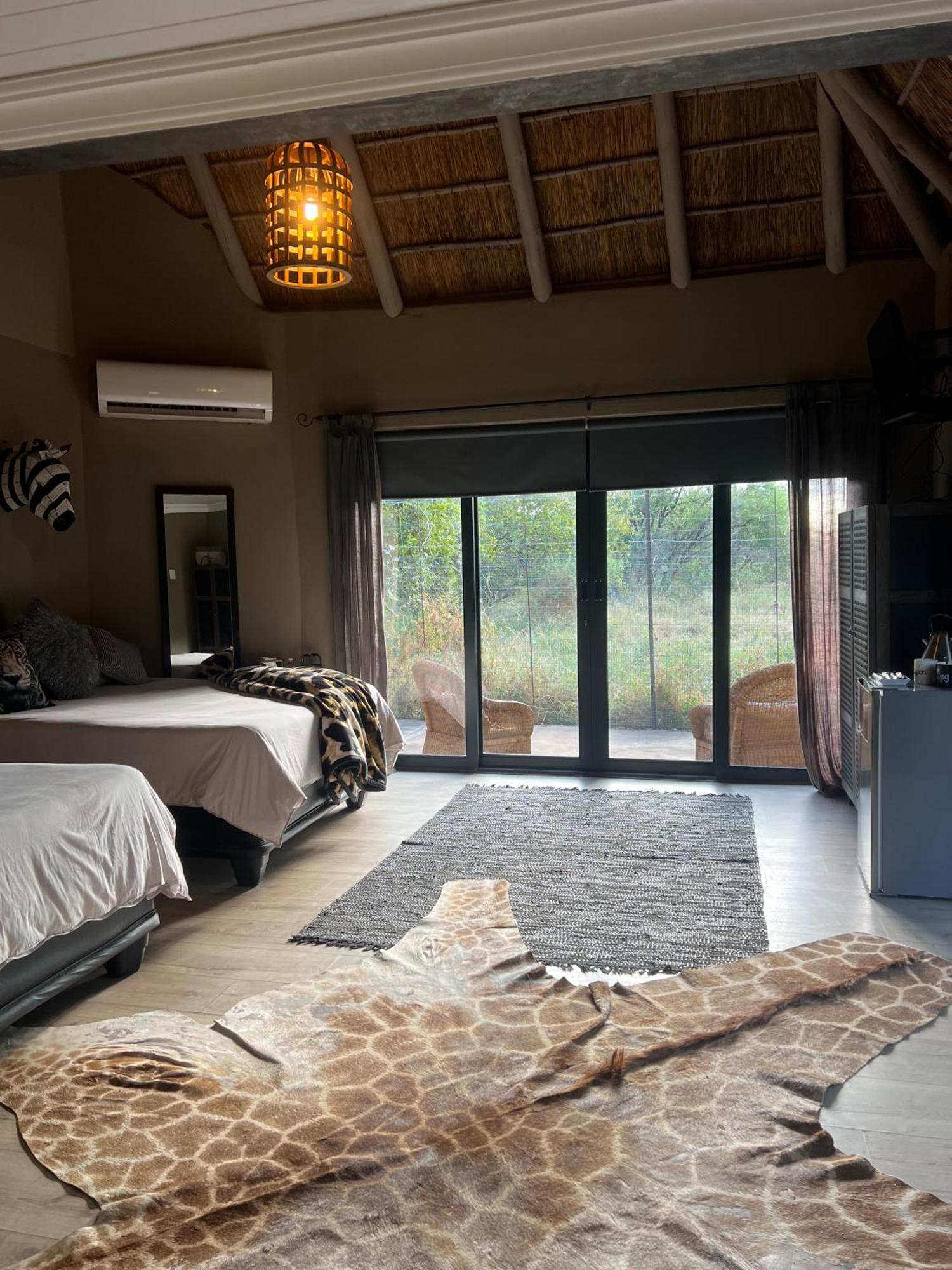 Simba Safaris African Pride Exotic Lodge Lephalale ภายนอก รูปภาพ
